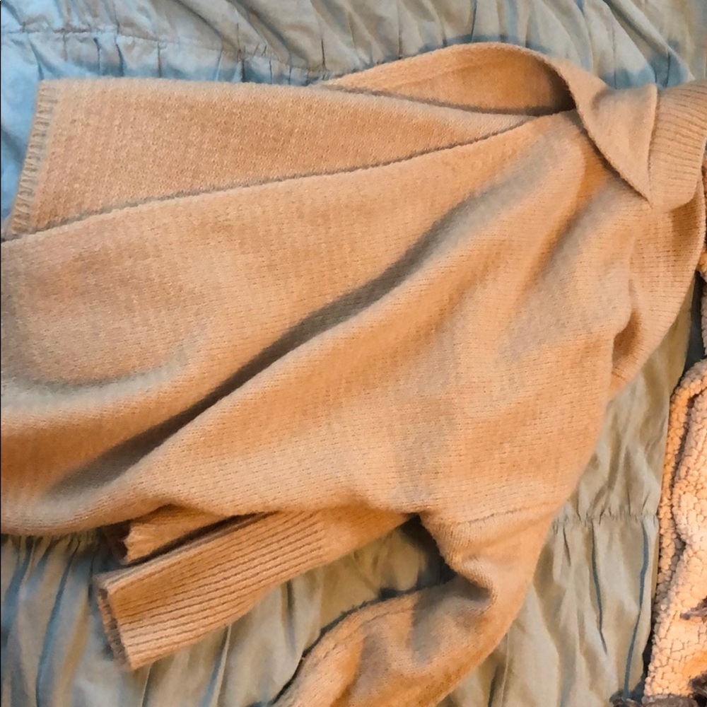 Forever 21 cream turtleneck with open back - Picture 2 of 4